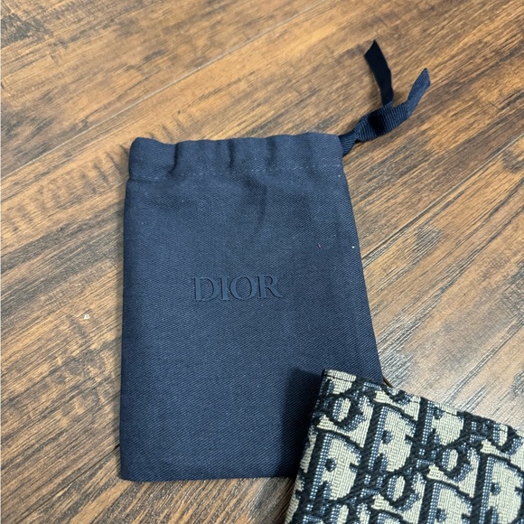 Dior Vertical Bifold Card Holder - Picture 8 of 8